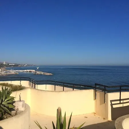 First Line Studio/center/5p! *